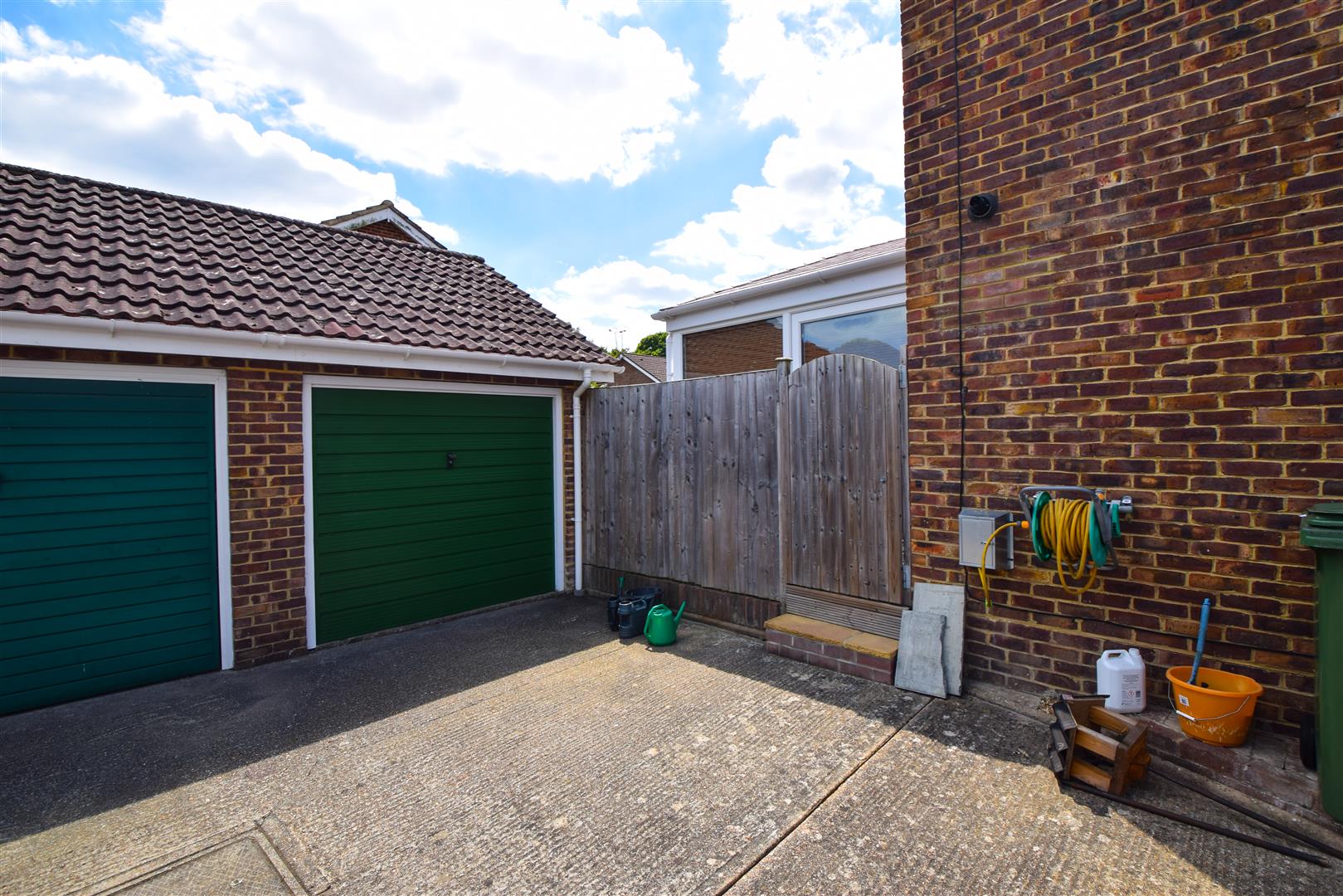 Falconers Drive, Battle Rush, Witt & Wilson